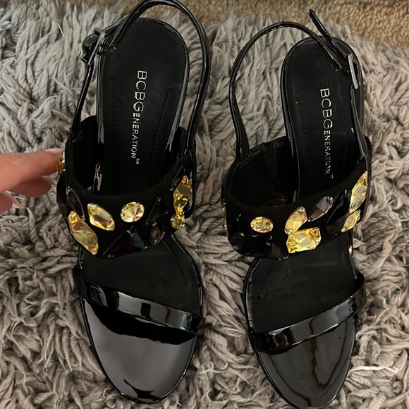 Heels - Picture 2 of 4